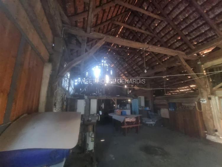 Casa cu spatiu comercial - 11