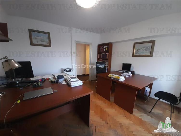 Piata Unirii  chiar la metrou in exclusivitate vanzare 2 camere cu loc de parcar - 2