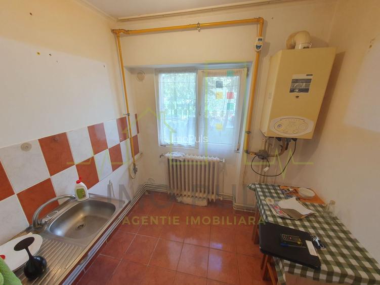 Bucatarie separata. Centrala proprie. Bloc izolat. - 2