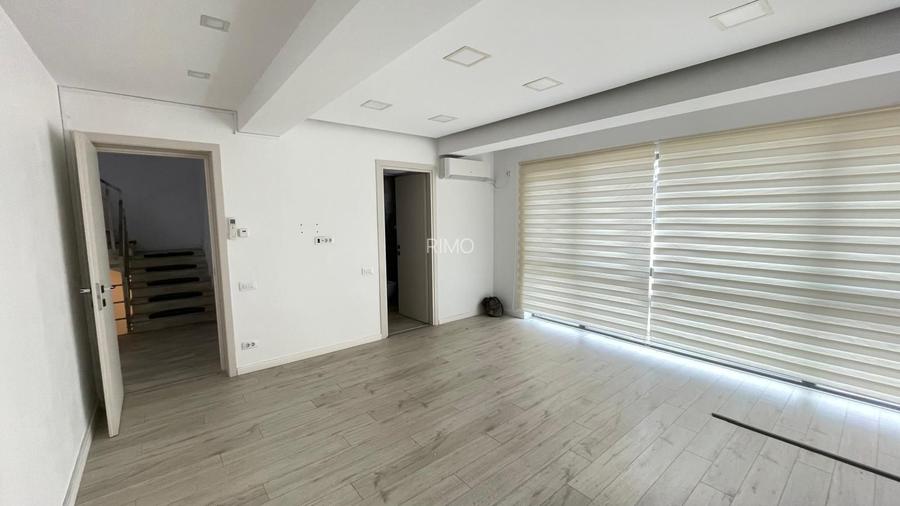 VILA DE INCHIRIAT PARCARE   BIROURI ZONA  PIPERA - 6