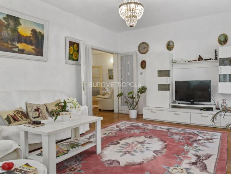 Apartament UNIC tip burghez - Piata Victoriei - 2
