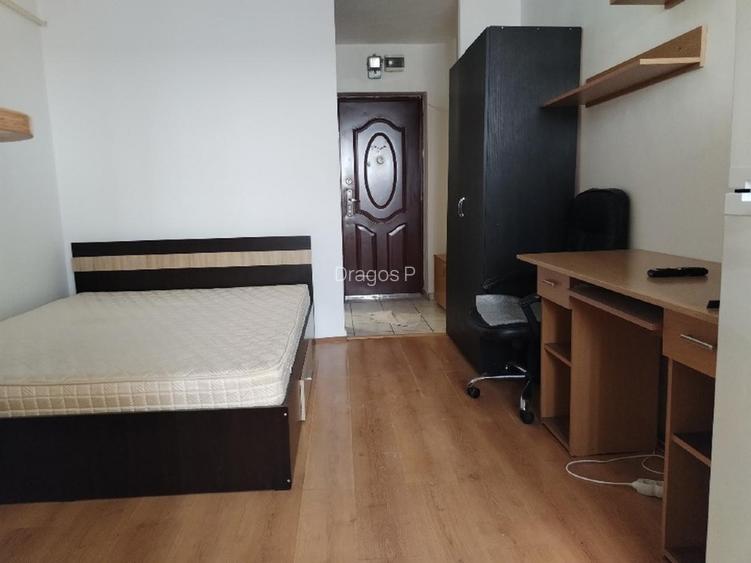 Vând garsoniera în Tudor  - 7