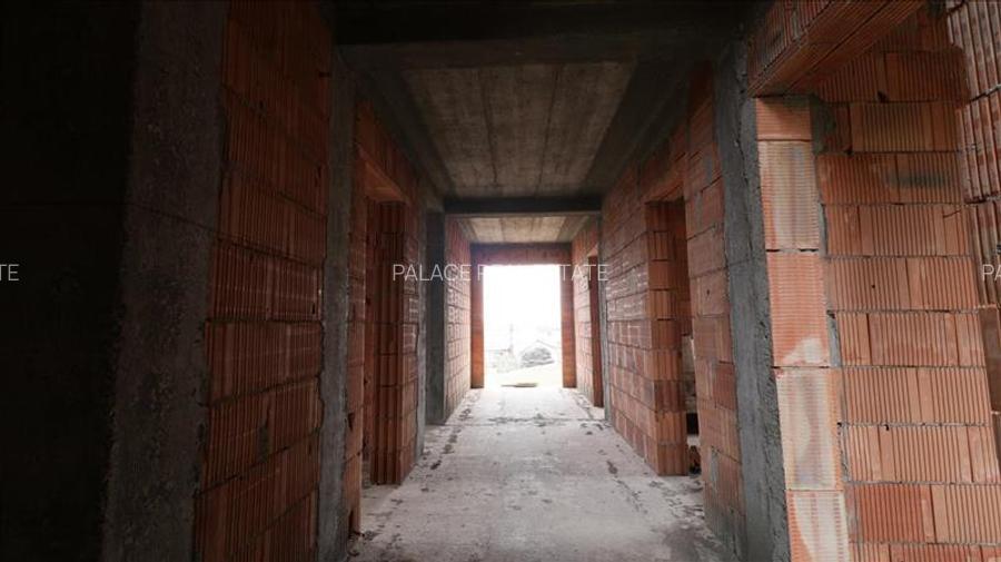 Casa cu 8 camere, 900 mp teren, la rosu in Rediu - 16