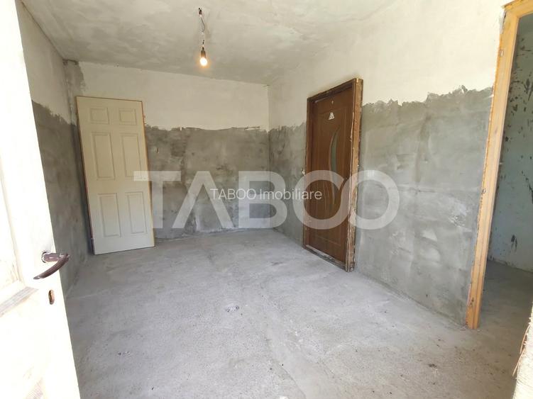 Casa pe un singur nivel cu 4 camere si teren 503 mp - Comision 0 - 10