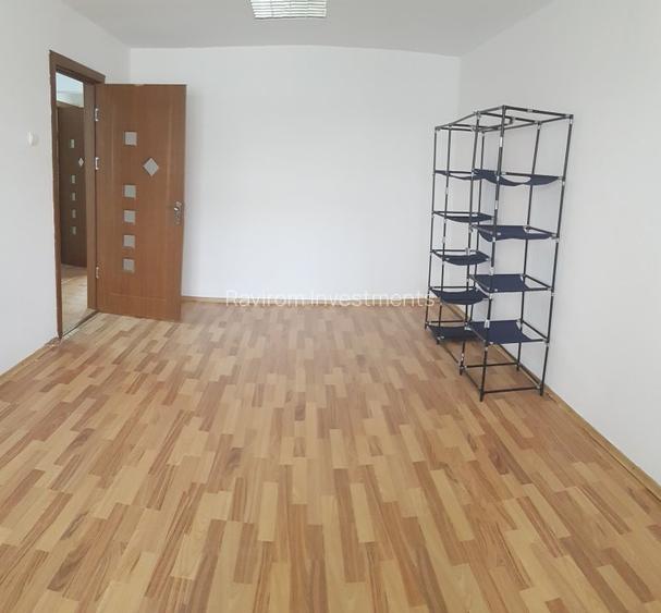 Apartament cu trei camere, decomandat, semimobilat, la parter, Bistrita Lac - 10