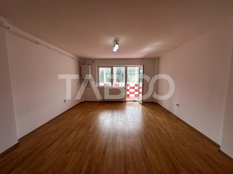 Exclusivitate - Garsoniera de vanzare Poiana Sibiului 40 mpu etaj 2 - 3