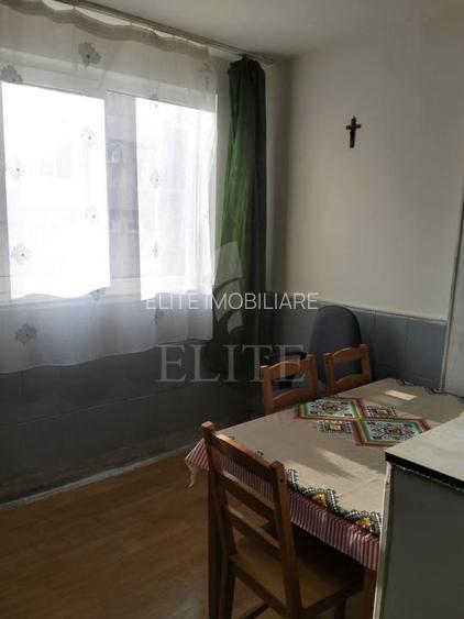 Garsoniera în zona LA TERENURI - 3