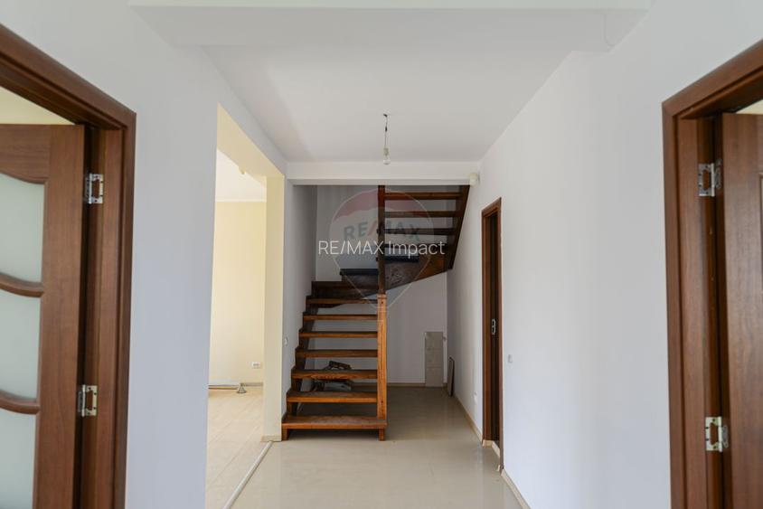 De vanzare proprietate speciala versatila | Casa + hala, teren 580mp - 5