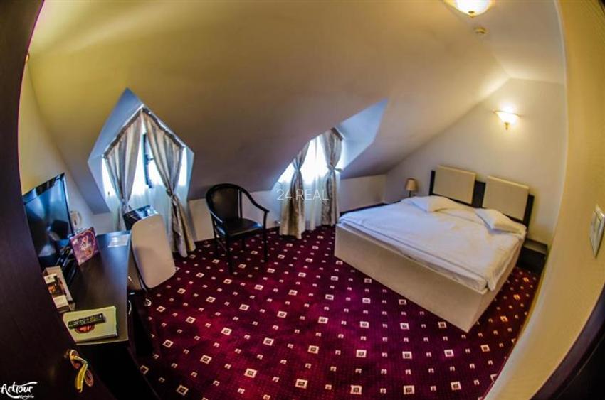 Hotel de vanzare in Predeal potrivit pentru investitie - 10