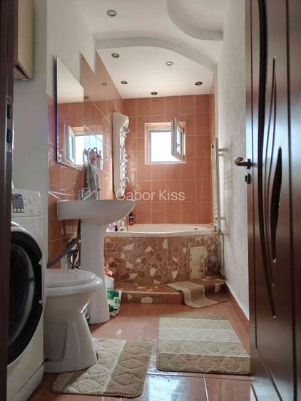 Vand apartament 2 camere tip x mare - 2