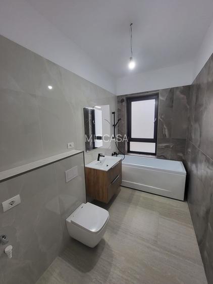 Bloc Nou. Etaj 1. Decomandat. Bucatarie Inchisa. Asfalt - 8