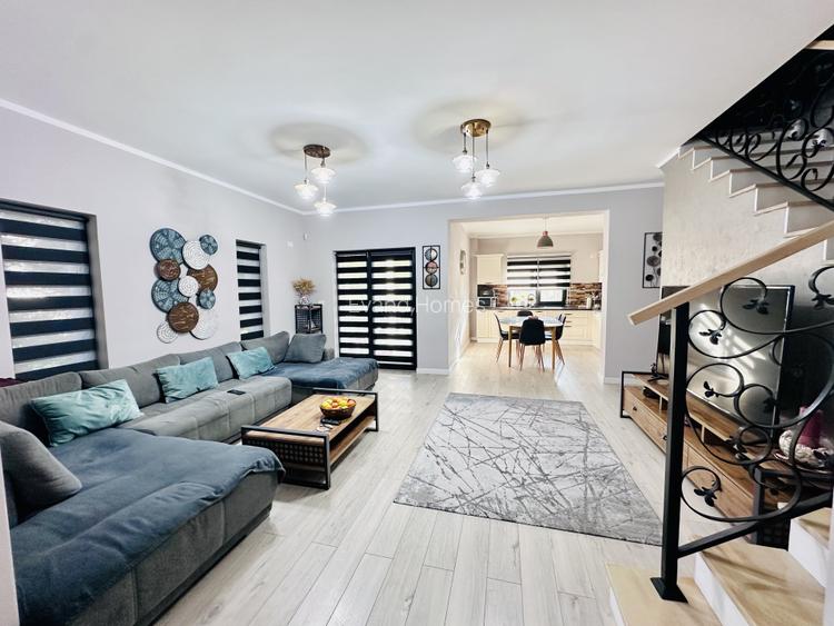 Duplex despartit prin garaj cu 5 camere - Dumbravita - 2