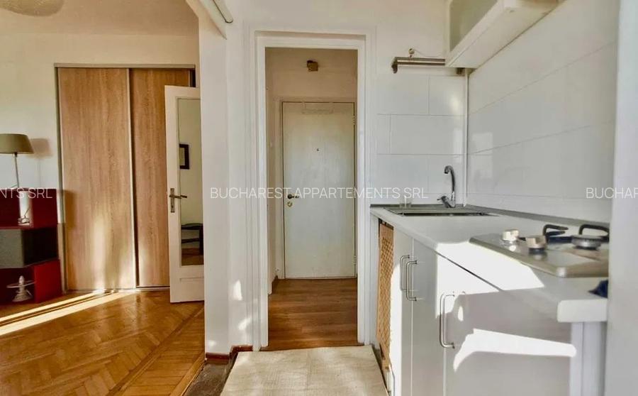 Studio Cismigiu / Facultatea de Drept / Medicina Veterinara. - 8