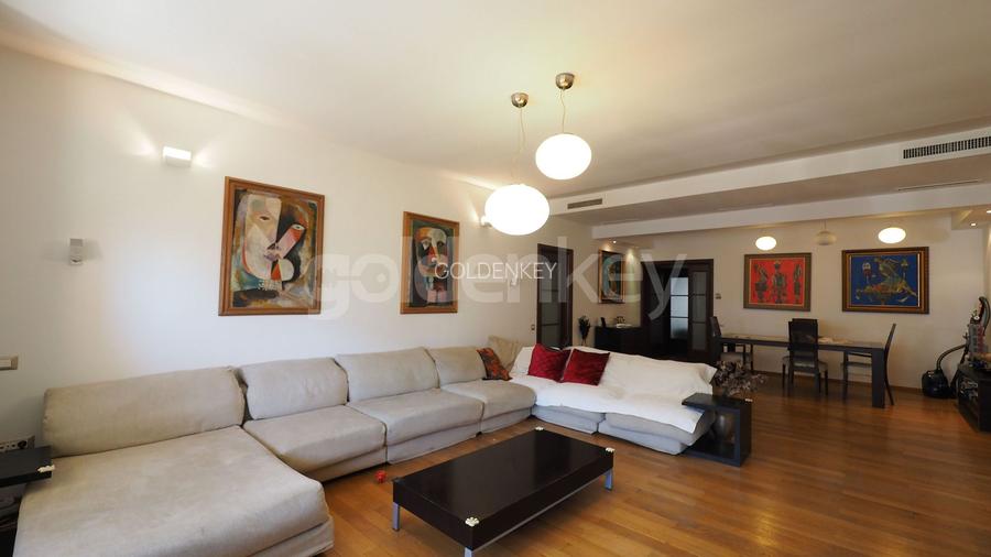 Apartament spatios cu 4 camere, 3 bai | 250mpc | 2 garaje - 4