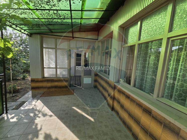 Casă cu gradina si solarii de legume - 15