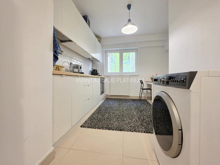 Calea Vacaresti - Parc Tineretului (Lumea Copiilor), bloc 1988 - 14