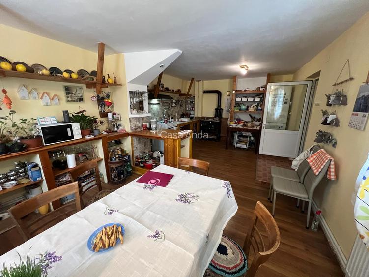vand casa str Arcasilor stradal pret 205.000 Euro neg - 2
