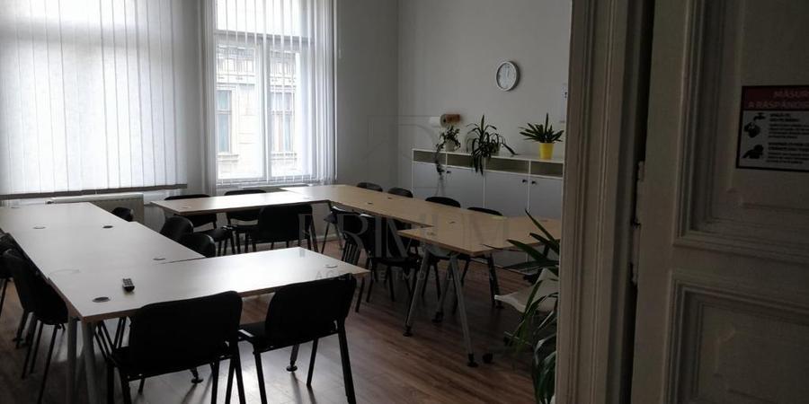 Spatiu pentru birouri -  ultracentral - zona excelenta - 220 mp - centrala propr