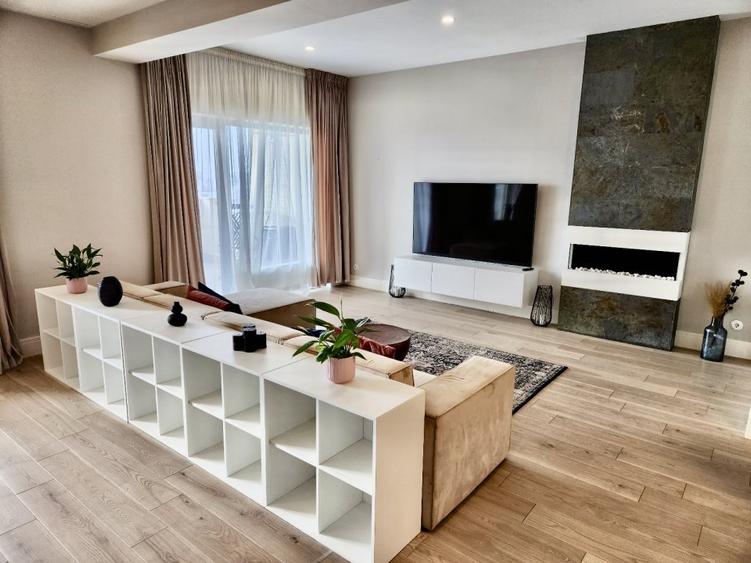 Penthouse- 4 camere cu rooftop de 200mp