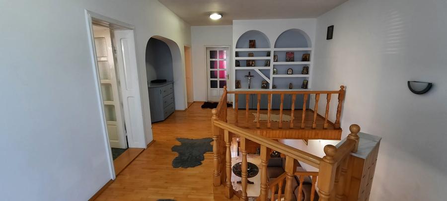 De vanzare casa 5 cam, singur in curte, Cal. Voinicenilor, Zona Horgosa