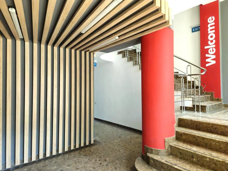 Cladire de birouri/showroom -760 mp/7.5 euro/mp+tva /Zona 13 Septembrie