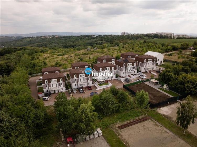 Vila premium de vanzare in Copou – 320 mp | 4 niveluri | 4 suite | 6 bai | Mobil