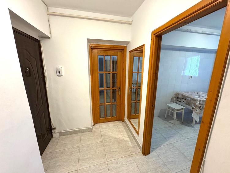 73.5oo euro, NEGOCIABIL, 2 camere decomandate, Micro21