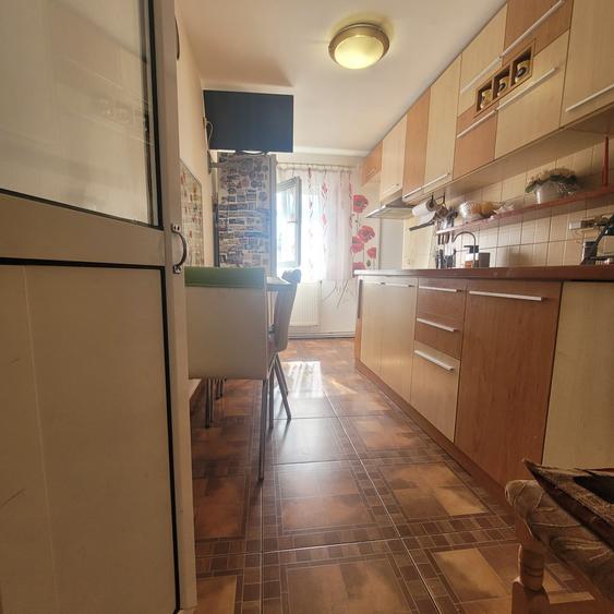 De vanzare apartament cu 4 camere, bld Grivitei