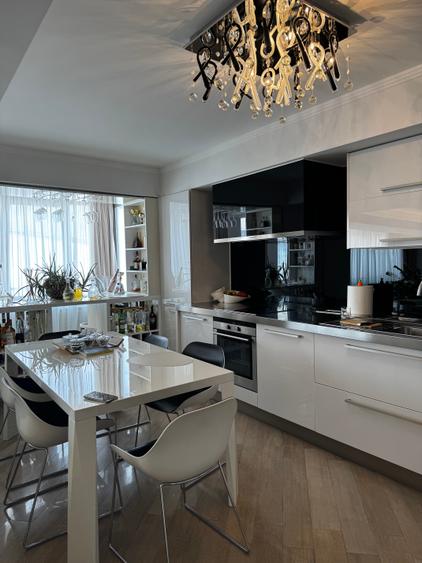 Apartament 4 camere//bloc boutique//parcare//mobilat complet