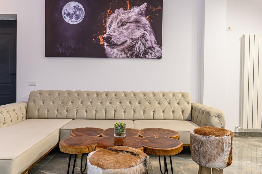 Apartament unic in PREDEAL – LUX, vedere la partie cu terasa si parcare