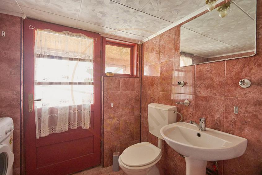 Casa individuala Leresti la strada principala+ teren 831 mp, utilitati complete