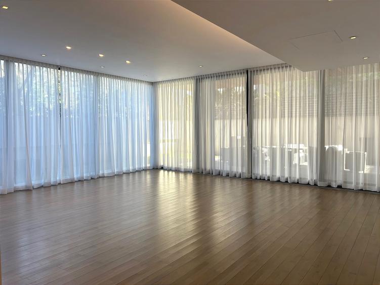 Apartament 4 camere si grădină de 80 mp in imobil exclusivist zona Primăverii