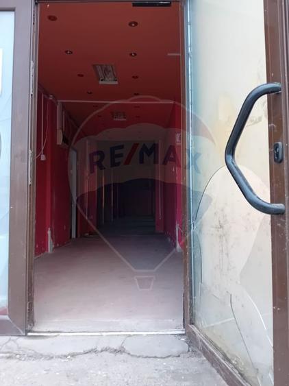 Spațiu comercial - depozitare de 303 mp de închiriat în Turda