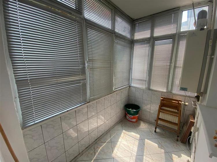 Apartament 3 camere - decomandat - Nicolina