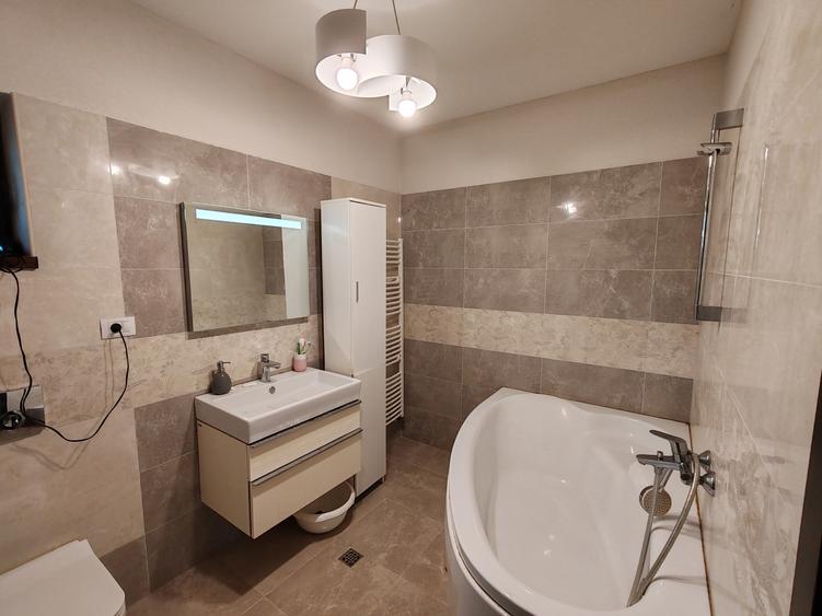 Casă modernă, 4 camere, 780 mp teren, Cetate