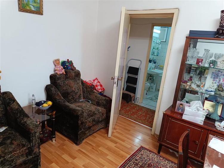 Apartament cu 3 camere etaj intermediar, Astra, Brasov