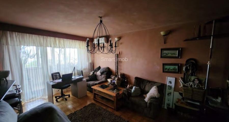 De vânzare apartament 3 camere Cartier Buzaului - 2