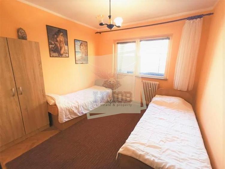 Apartament decomandat 4 camere 2 bai  Mihai Viteazu etaj 3
