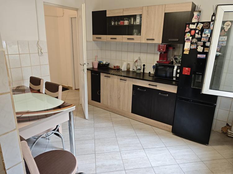 3 Camere 86 m.p. Decomandat Parter Zona Pacii - Str Părăluțelor