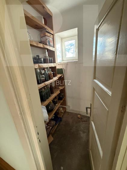 Casa de vanzare, cu 3 camere, doua bucatarii+teren in Simeria
