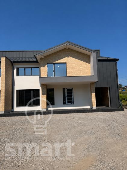 Duplex de vanzare 4 camere 142 mp utili 260 mp teren Manastur zona Campului