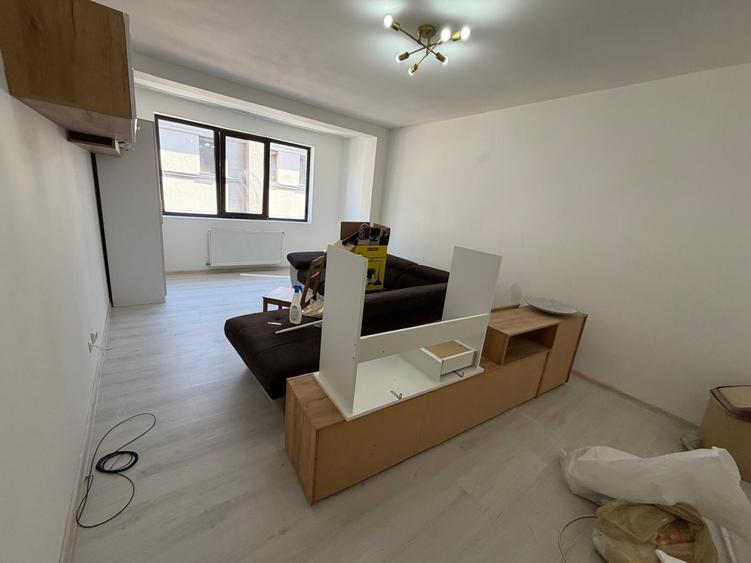1 Decembrie metrou Str Marin Pazon