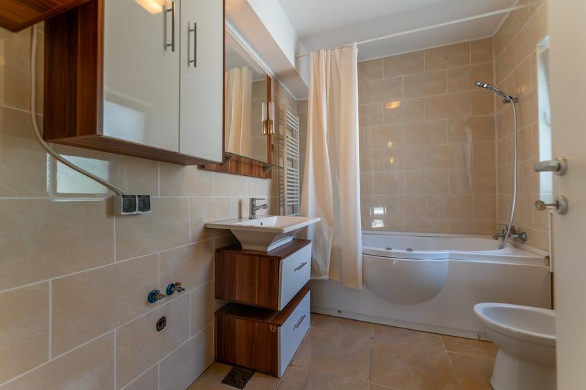 Banu Manta,  inchiriere penthouse 5 camere + terasa de 45 mp !