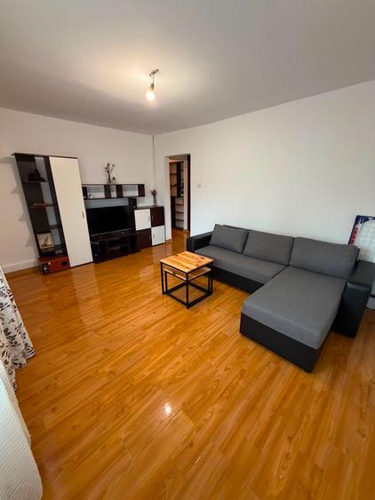 Apartament cu 3 camere, decomandat, Zona Grivitei