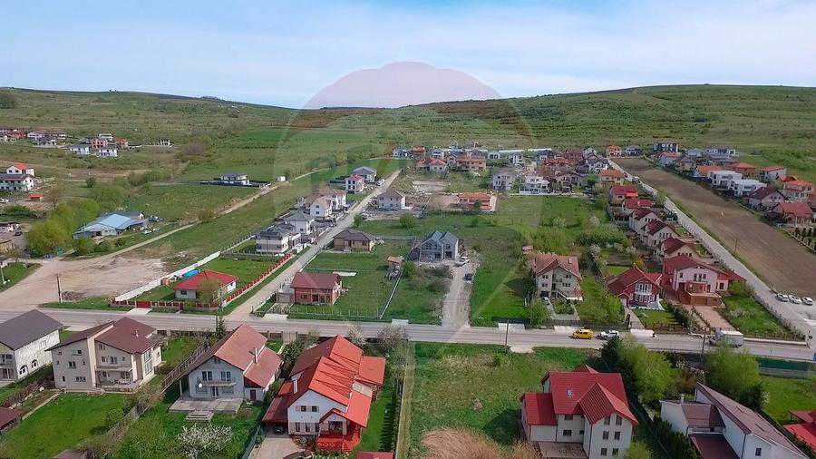 Teren cu autorizatie de constructie la intrare in Chinteni, Comision 0
