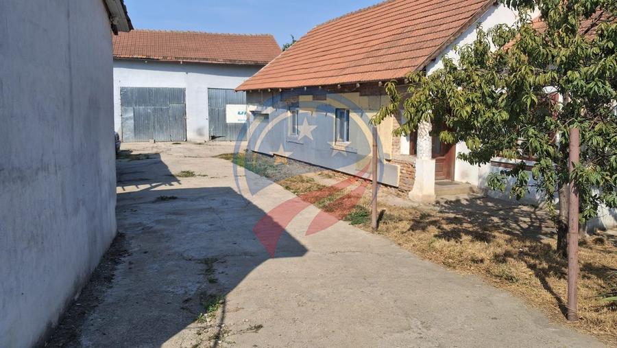 Casa 3 camere, teren 736 mp, de vanzare în Bailesti