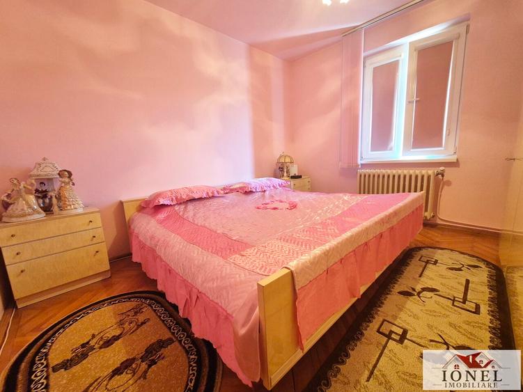 Apartament patru camere de vanzare in Cugir