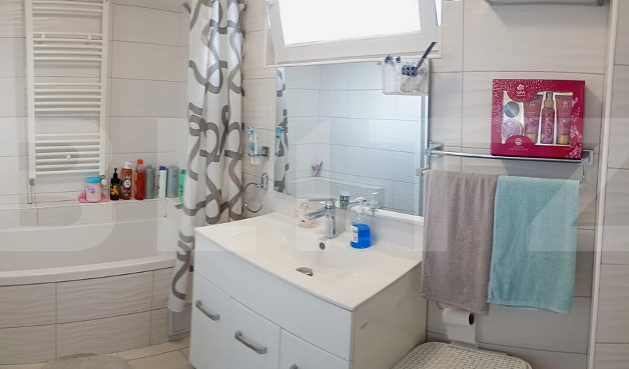 Casa cu 6 camere, 205 mp, teren 502 mp, Chichiș