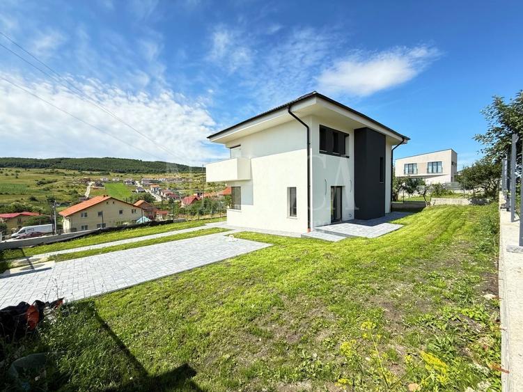 Casa 4 camere de vanzare in Chinteni