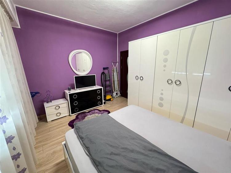 Apartament 2 camere decomandat balcon si parcare Bld Mihai Viteazul